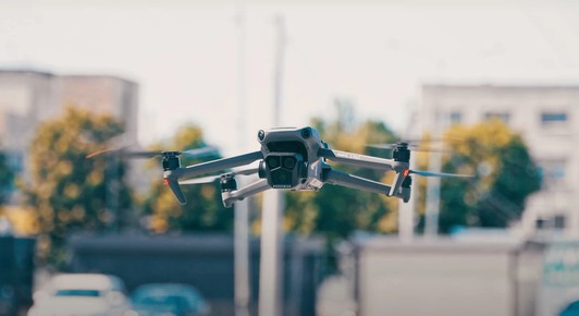 Полный взгляд на квадрокоптер DJI Mavic 3 Pro: Инновации и преимущества