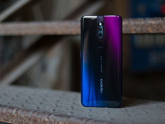 Смартфон OPPO F11 Pro: качественные снимки на выдвижную камеру